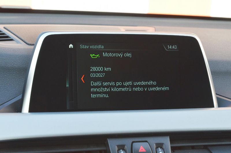 BMW X1 (2018) xDrive 20d 140kW AT /LED /NAVI - fotka 27 z 32
