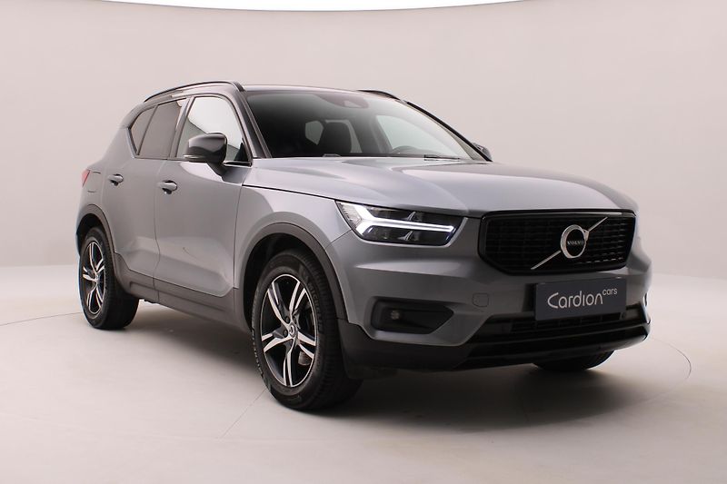 Volvo XC40 D4 AWD R-DESIGN AUT CZ - fotka 14 z 43