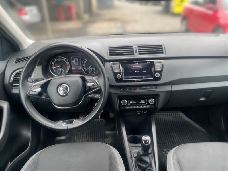 Škoda Fabia 1,0 TSI 70 Ambition - fotka 9 z 11