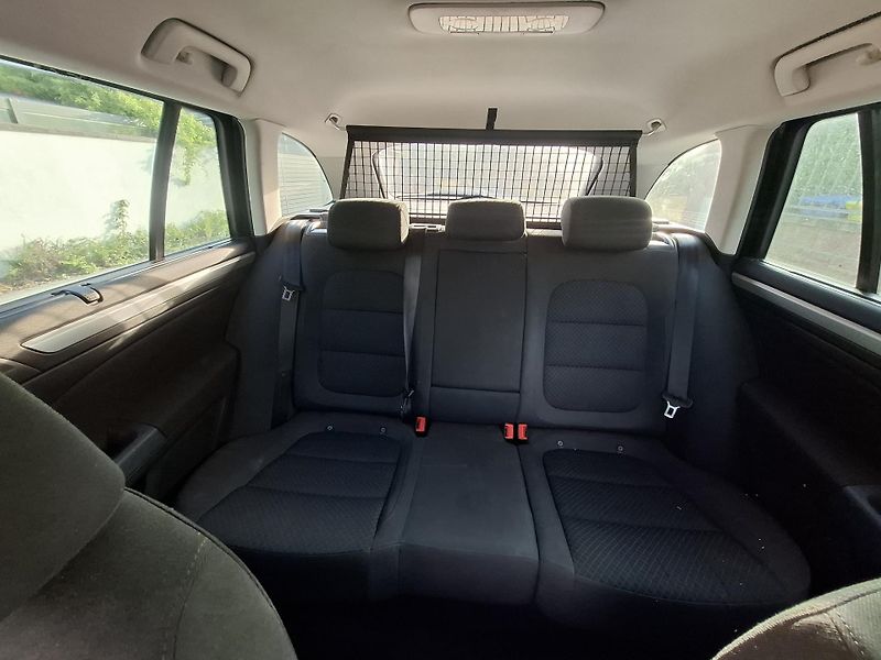 Škoda Superb (2015) 2.0TDI,DSG,xenon,NAVI - fotka 15 z 17