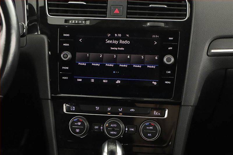 Volkswagen Golf (2020) GTE, Automat, Tempomat - fotka 9 z 16