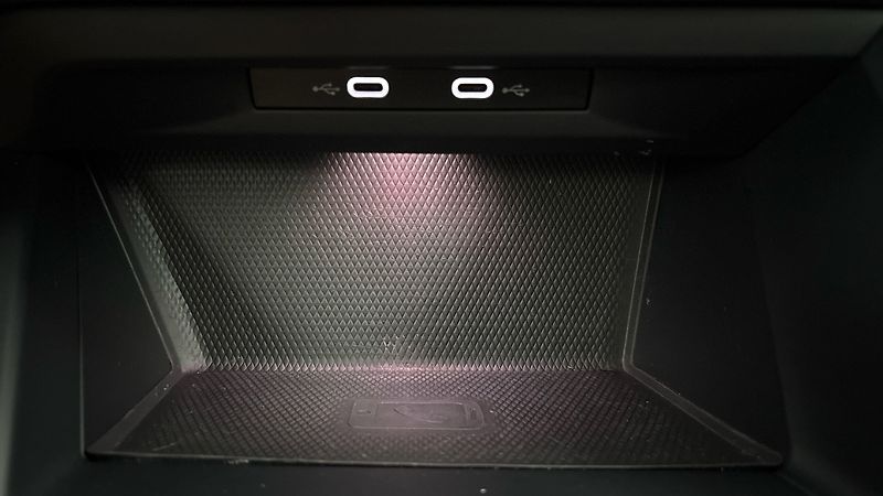 Volkswagen Golf 2.0 TDI DSG Style Variant - fotka 24 z 29
