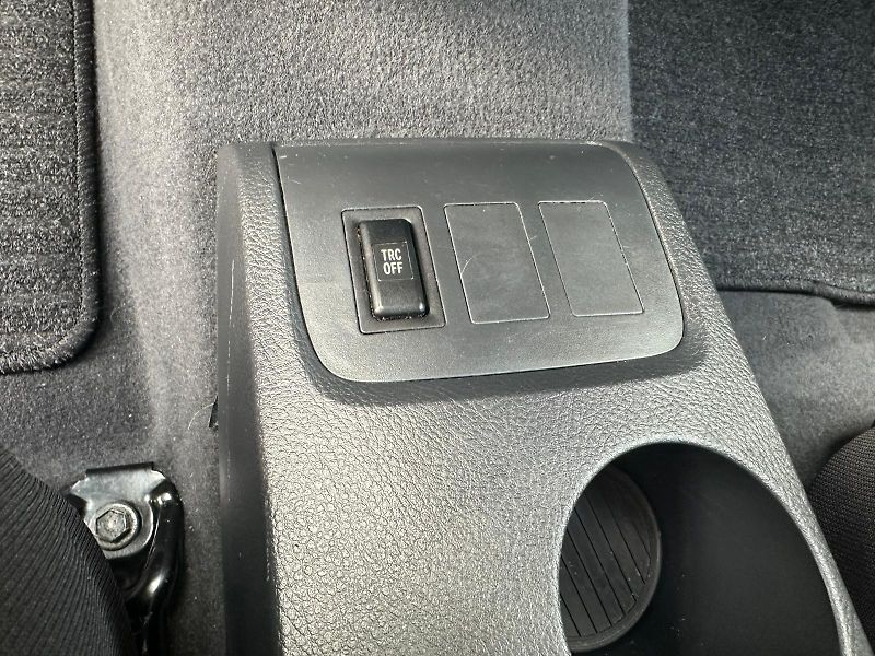 Toyota Corolla Verso (2006) 1.6VVT-i, 81KW - fotka 20 z 21