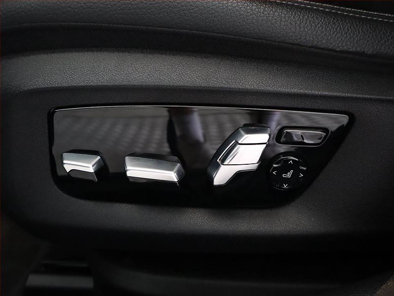 BMW Řada 5 (2019) M Sport 530d xDrive - fotka 17 z 19