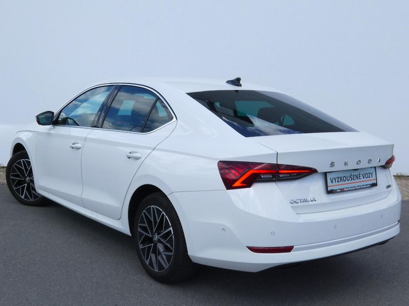 Škoda Octavia (2023) Style Plus 1,5 TSI 110KW - fotka 13 z 30
