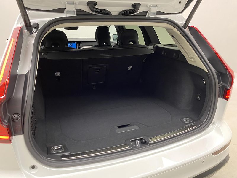Volvo V60 (2026) T6 AWD Plug-in DARK PLUS - fotka 5 z 64