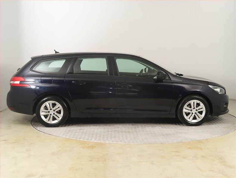 Peugeot 308 (2019) 1.2 PureTech, Serv.kniha, Navi - fotka 6 z 21