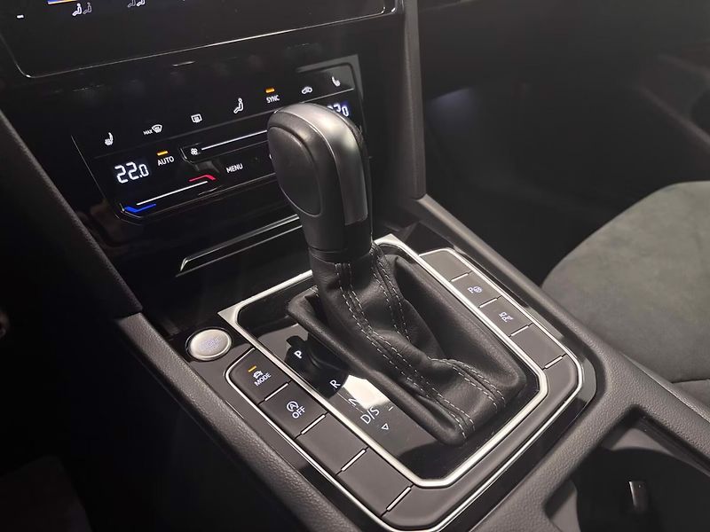 Volkswagen Arteon 2.0 TSI Pano 360 DCC Ad.Temp - fotka 14 z 22