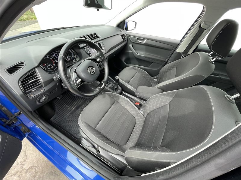 Škoda Fabia 1,0 TSI Ambition Plus PDC+AC - fotka 5 z 23