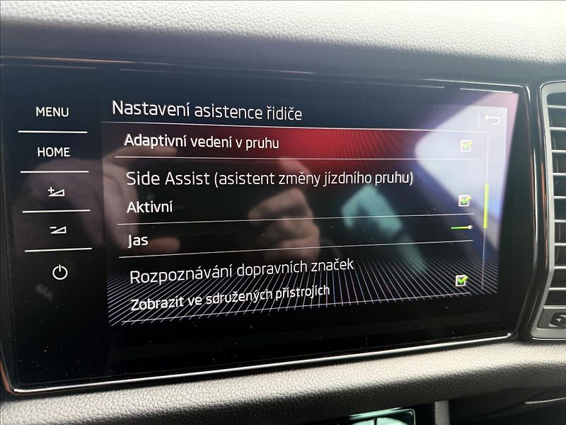 Škoda Kodiaq 2,0 TDi SPORT Line - fotka 21 z 34