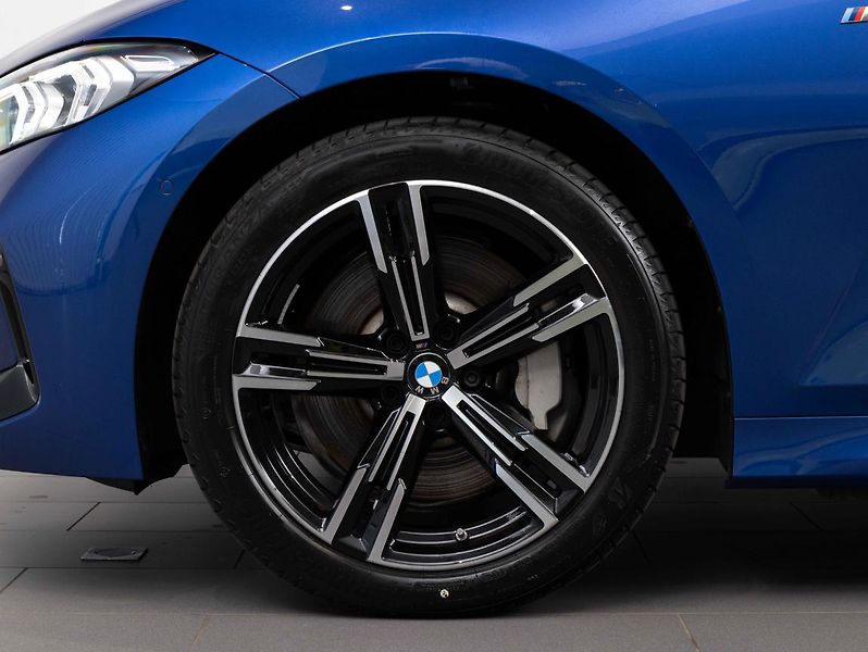 BMW Řada 3 330i xDrive Touring - fotka 6 z 22