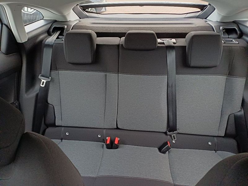 Citroën C4 YOU Hybrid 110k Automatic - fotka 15 z 35