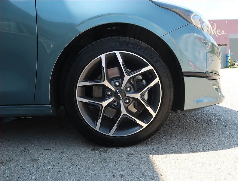 Kia Ceed (2025) 1.5 T-GDI - fotka 15 z 20