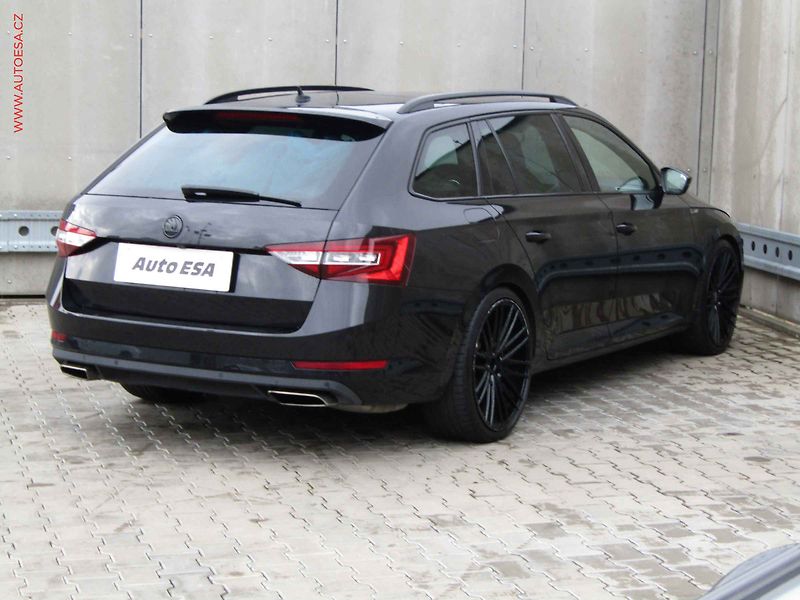 Škoda Superb (2017) 2.0 TSi 4x4, Ambition, DSG - fotka 4 z 20