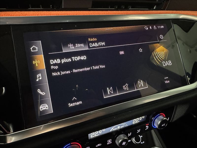 Audi Q3 1,5 TFSi  Advanced Záruka Assi - fotka 31 z 40