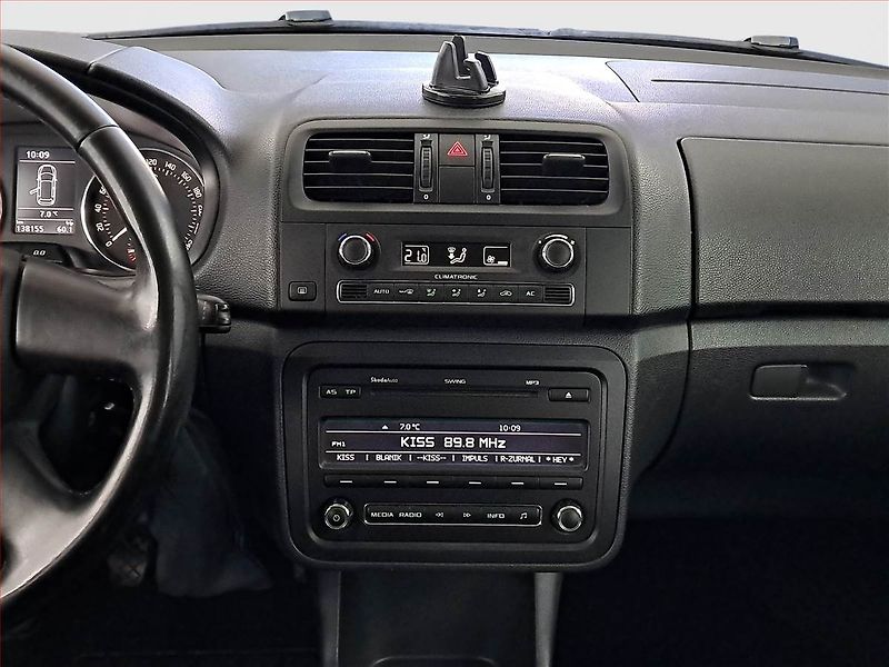 Škoda Fabia (2012) 1.2 TSI, Tempomat - fotka 11 z 14