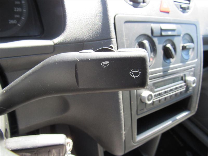 Volkswagen Caddy 1,9 TDi 77kW - fotka 16 z 23