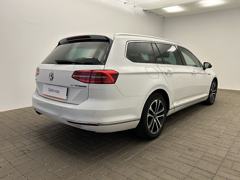 Volkswagen Passat 2.0 TDI 4Motion 4x4 HIGHLINE - fotka 2 z 21