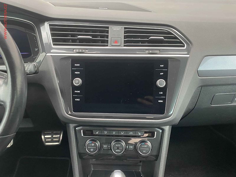 Volkswagen Tiguan (2020) 2.0 TDi 4X4, R-Line, DSG - fotka 12 z 22