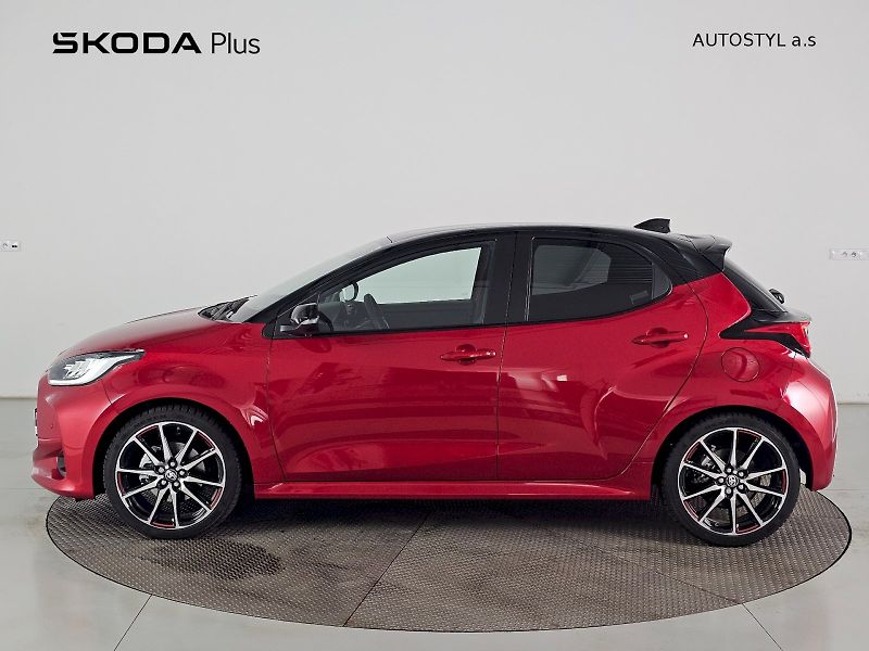 Toyota Yaris (2024) 1.5 HEV 130k GR SPORT - fotka 3 z 21