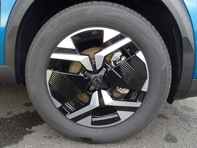 Peugeot 2008 (2026) ALLURE Hybrid 145k e-DCS6 - fotka 9 z 45