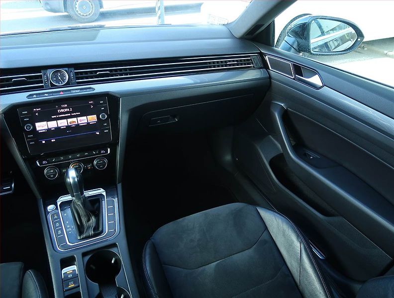 Volkswagen Arteon (2017) R-line 2.0 BiTDI 4Motion, 4X4 - fotka 8 z 32