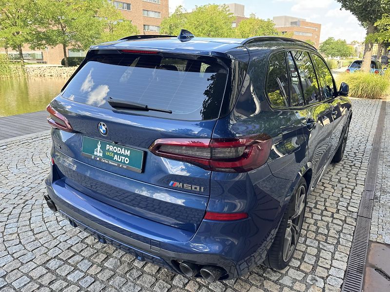 BMW X5 M50i V8 - fotka 7 z 29