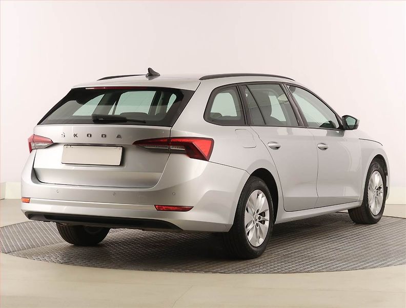 Škoda Octavia (2023) Ambition 2.0 TDI, ČR,1.maj - fotka 5 z 24