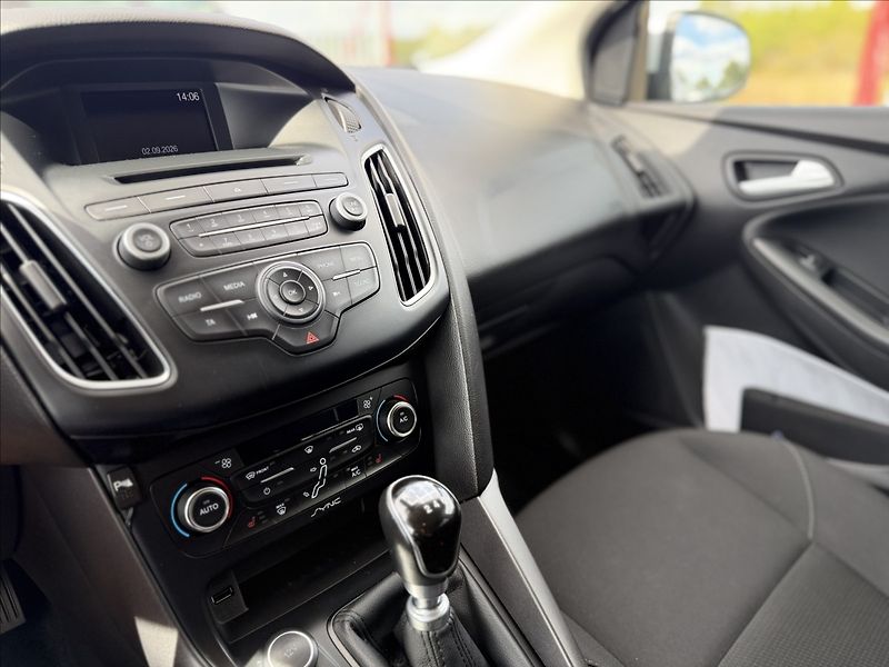 Ford Focus 1,5 TDCi - fotka 12 z 25
