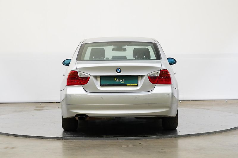 BMW Řada 3 - fotka 6 z 22