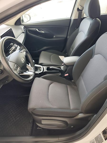 Hyundai i30 (2025) 1.5 DPi 71kW Smart MT - fotka 9 z 21