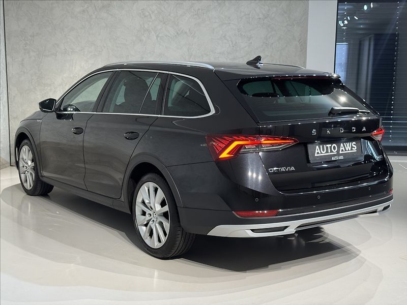 Škoda Octavia 1,5 TSi  DSG e-Tec Scout LED M - fotka 10 z 50