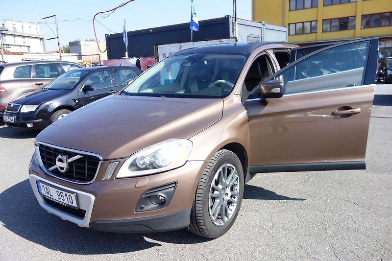 Volvo XC60 (2009) T6 210kW!!! AWD ČR ! AUT.! - fotka 37 z 53