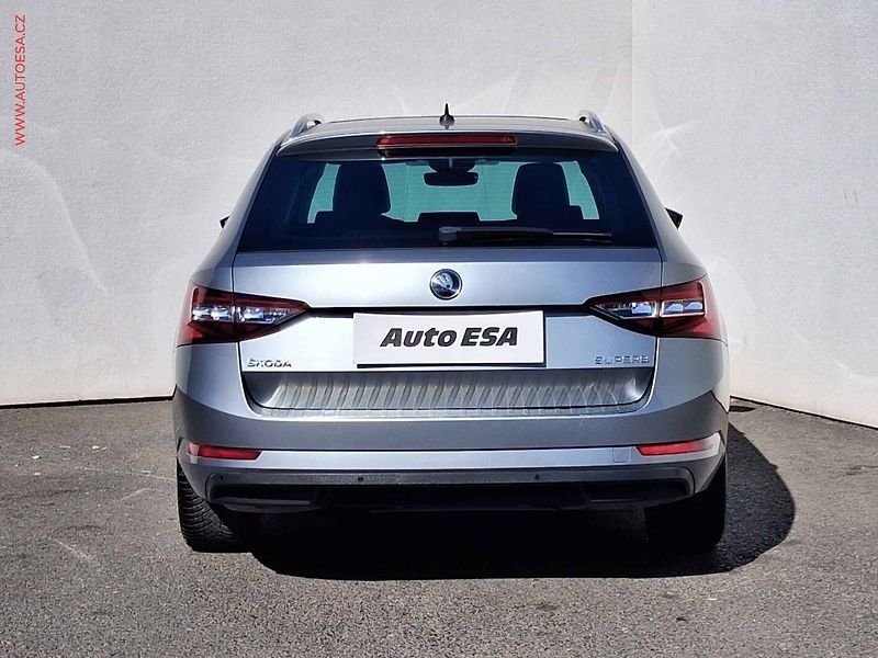 Škoda Superb (2018) 1.8 TSi, L&K, DSG, panor - fotka 5 z 23