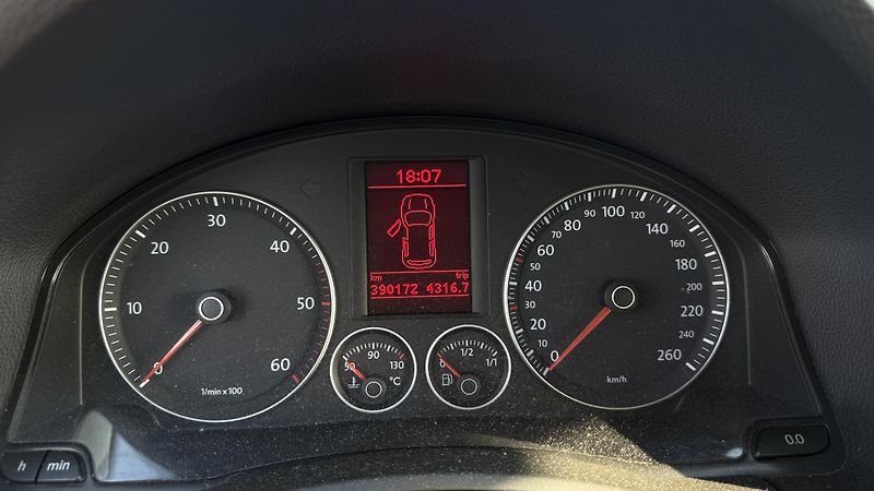 Volkswagen Golf Variant (2008) 2.0TDI DSG 103KW  - fotka 13 z 18
