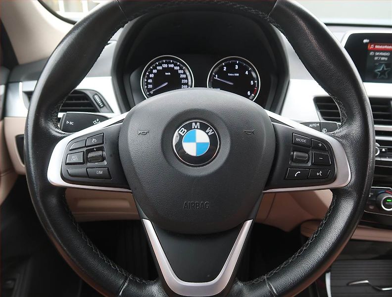BMW X1 (2019) xDrive20d, 4X4, Automat - fotka 17 z 23