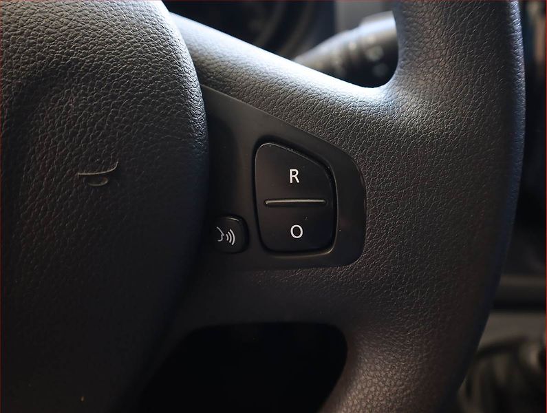 Opel Vivaro (2019) 1.6 BiCDTI, Bus, 9Míst - fotka 16 z 19