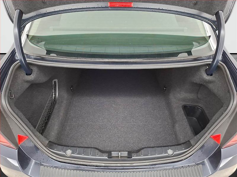 BMW Řada 5 (2014) 520d xDrive, 4X4, Automat - fotka 14 z 17