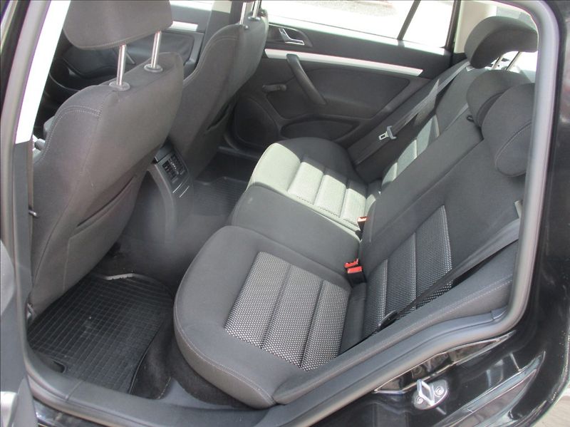 Škoda Octavia 1,6 MPI, aut.klima,serviska, - fotka 11 z 28