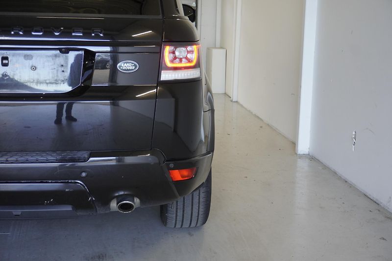 Land Rover Range Rover Sport 3.0 TDV6 HSE 4WD - fotka 10 z 35