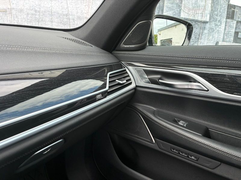 BMW Řada 7 (2020) 740i, 239KW, LONG, SOFT - fotka 31 z 44