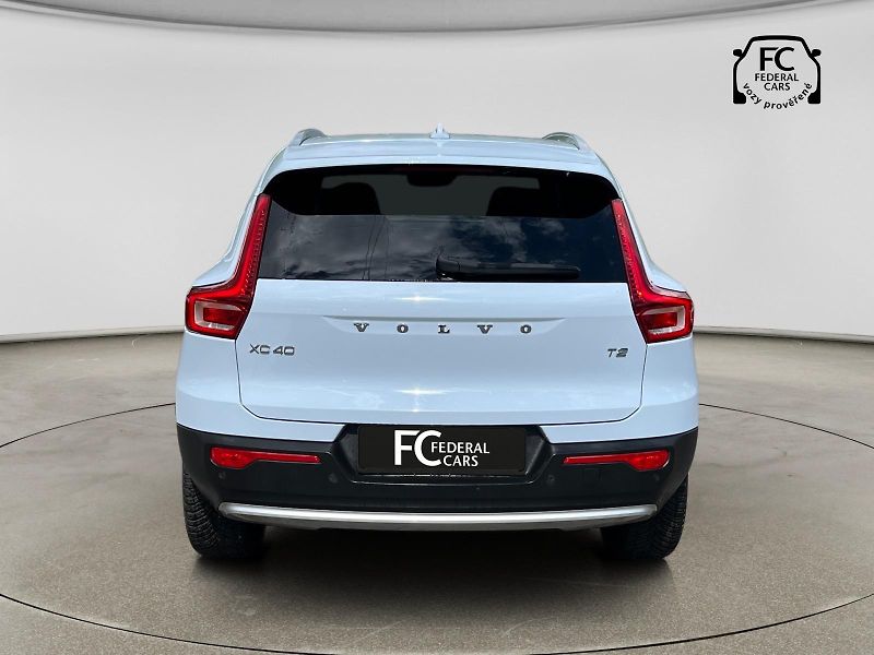Volvo XC40 FWD T2 Core - fotka 4 z 44