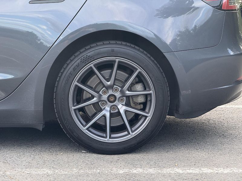 Tesla Model 3 (2022) LR, 93 %, tažné, Ryzen, Matrix - fotka 20 z 30