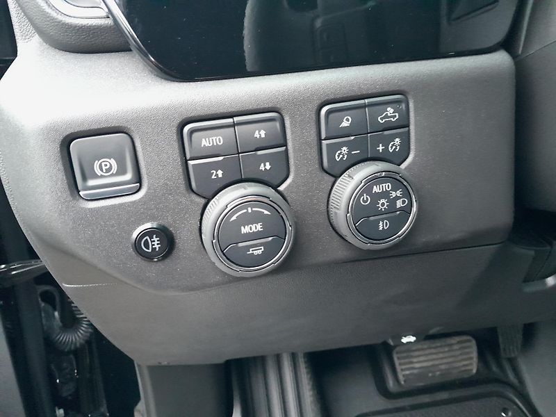 Chevrolet Silverado (2026) 6,2 V8 Trail Boss Z71 - fotka 29 z 45