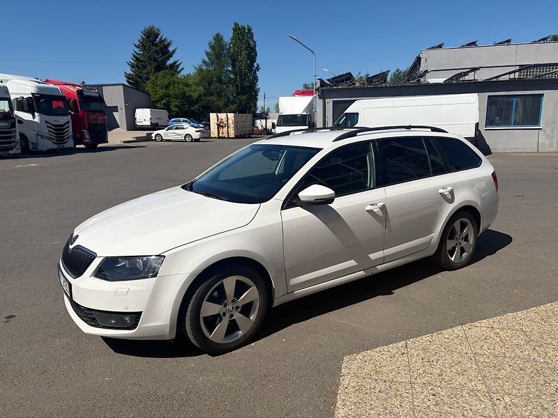 Škoda Octavia 2,0 110kW kombi - fotka 7 z 20