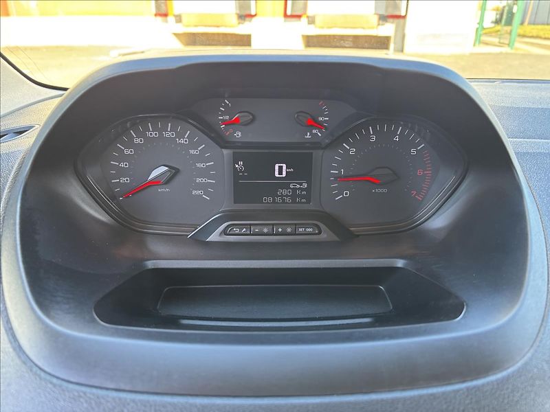 Peugeot Partner 1,2 Puretech 81kW Active L1 - fotka 23 z 33