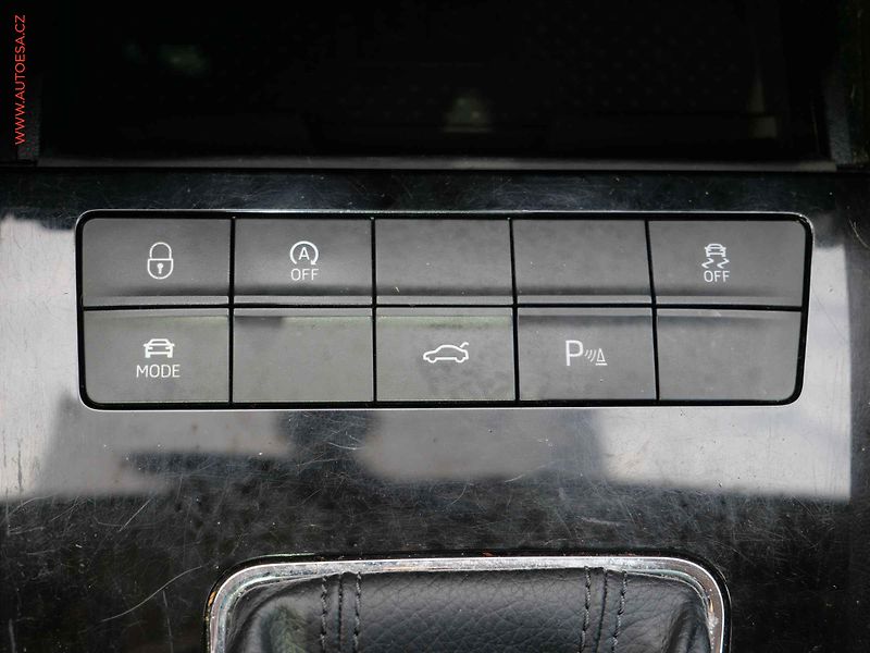 Škoda Octavia (2017) 1.8TSi 4x4, 2.maj,ČR, L&K - fotka 17 z 28