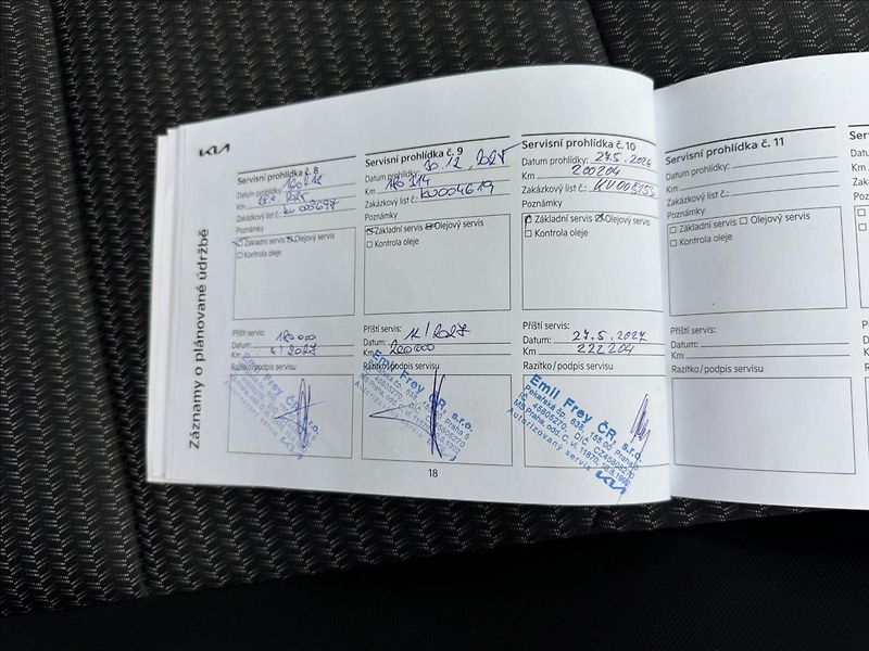 Kia Ceed 1,6 CRDI 100kW Exclusive ČR DP - fotka 29 z 31