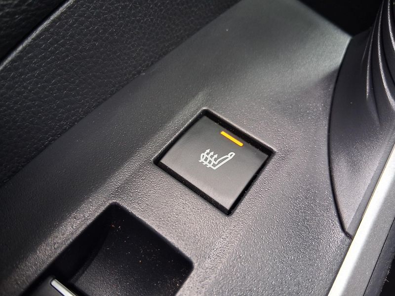 Toyota RAV4 EXECUTIVE JBL PHEV 4x4 225 kW - fotka 15 z 39