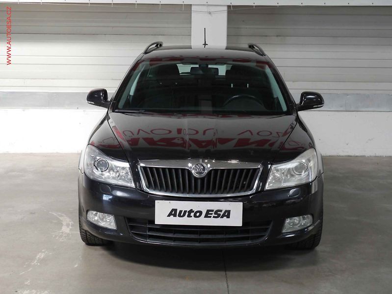 Škoda Octavia (2011) 2.0TDi, P.čidla - fotka 2 z 20